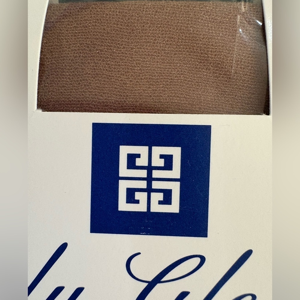 Vintage 1996 Givenchy Body Gleamers Style 156 Bronze Pantyhose Size C NIP - Picture 3 of 4